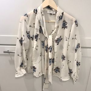 Blouse with floral navy pattern